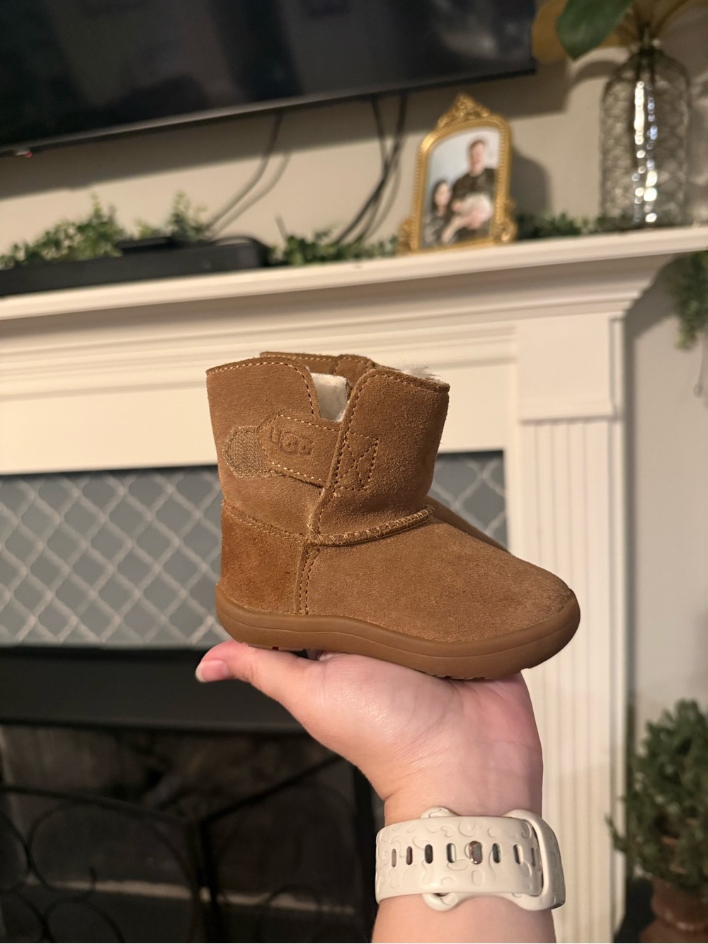 UGG Kids Mini Boot in Chestnut Suede